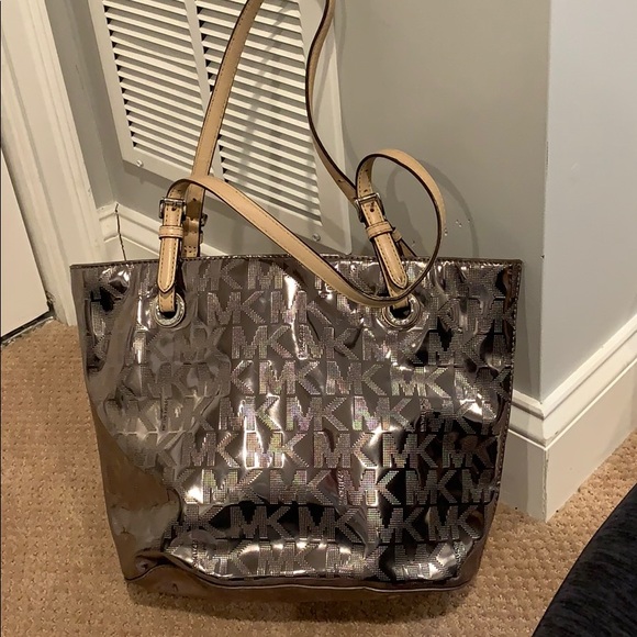 Michael Kors Handbags - Michael Kors Tote shoulder bag